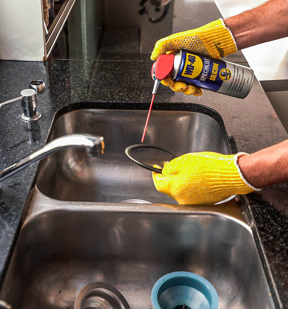wd40 eimea campaign specialist silicon banner932x1000 1